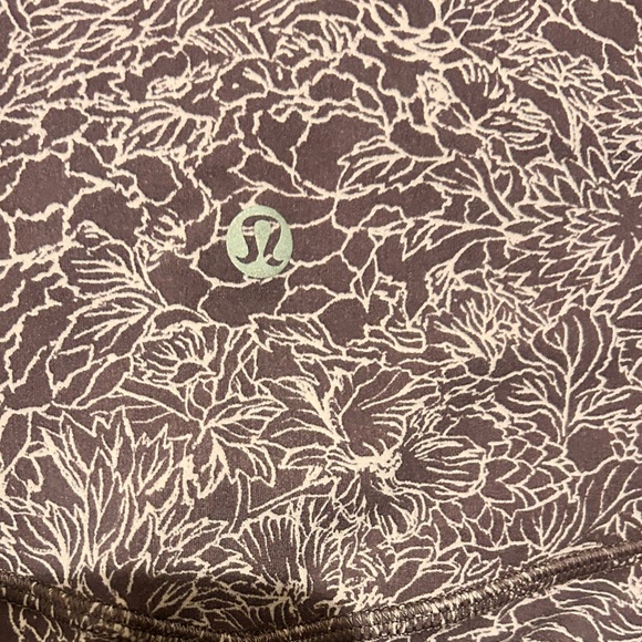 Lululemon Purple Patterned Leggings crop length - Picture 3 of 3